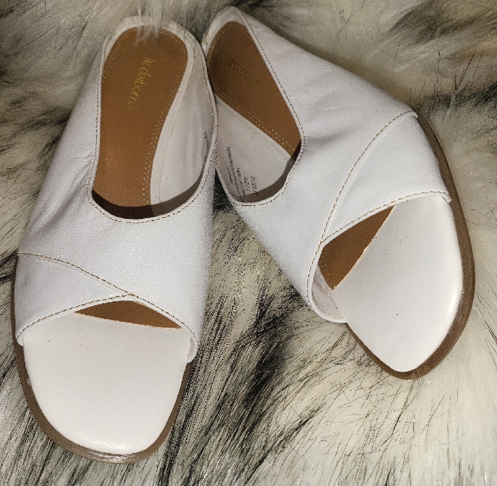 Liz Claiborne White Open-Toe Slide Mules